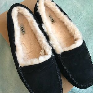 NEW, Never worn! Black Ansley wool slipper Ugg’s